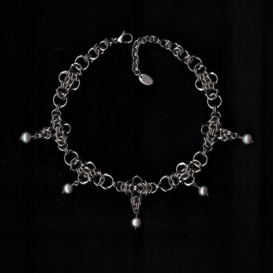 Grey Pearl Drops Chainmail Choker.