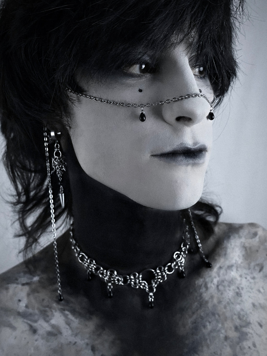 Umbra bead Face Chain
