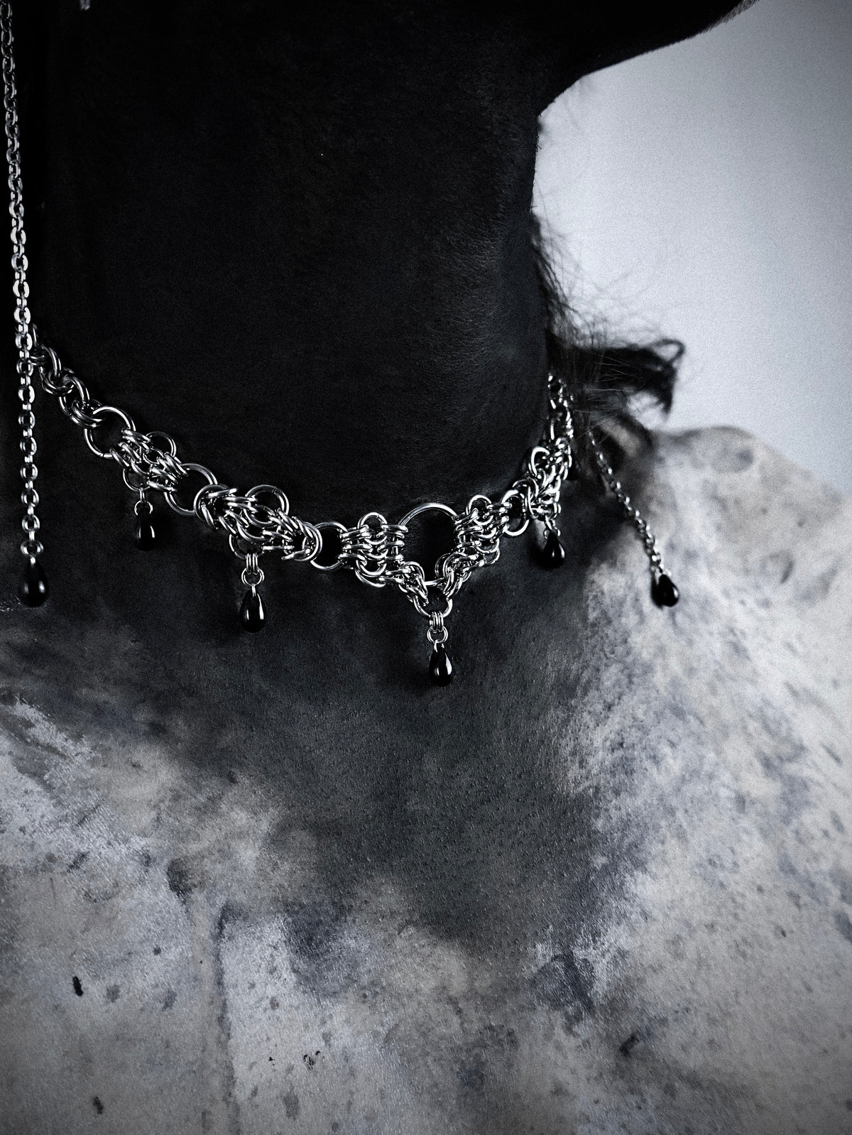 Umra Worship Choker