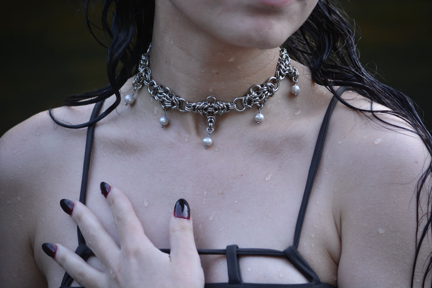 Grey Pearl Drops Chainmail Choker.