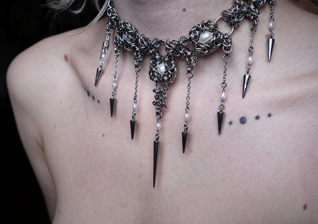 Pearl Desire. Chainmail Choker.