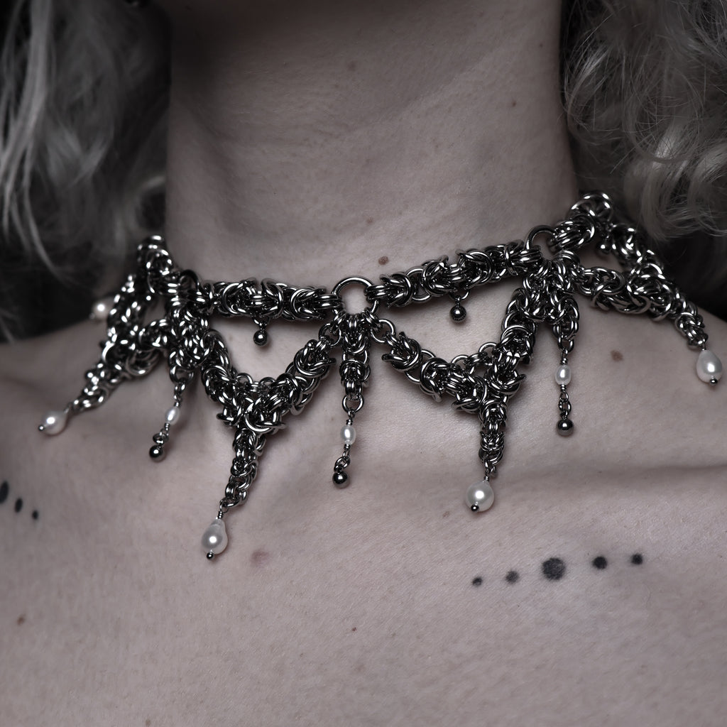 Pearl Palace. Chainmail Choker.