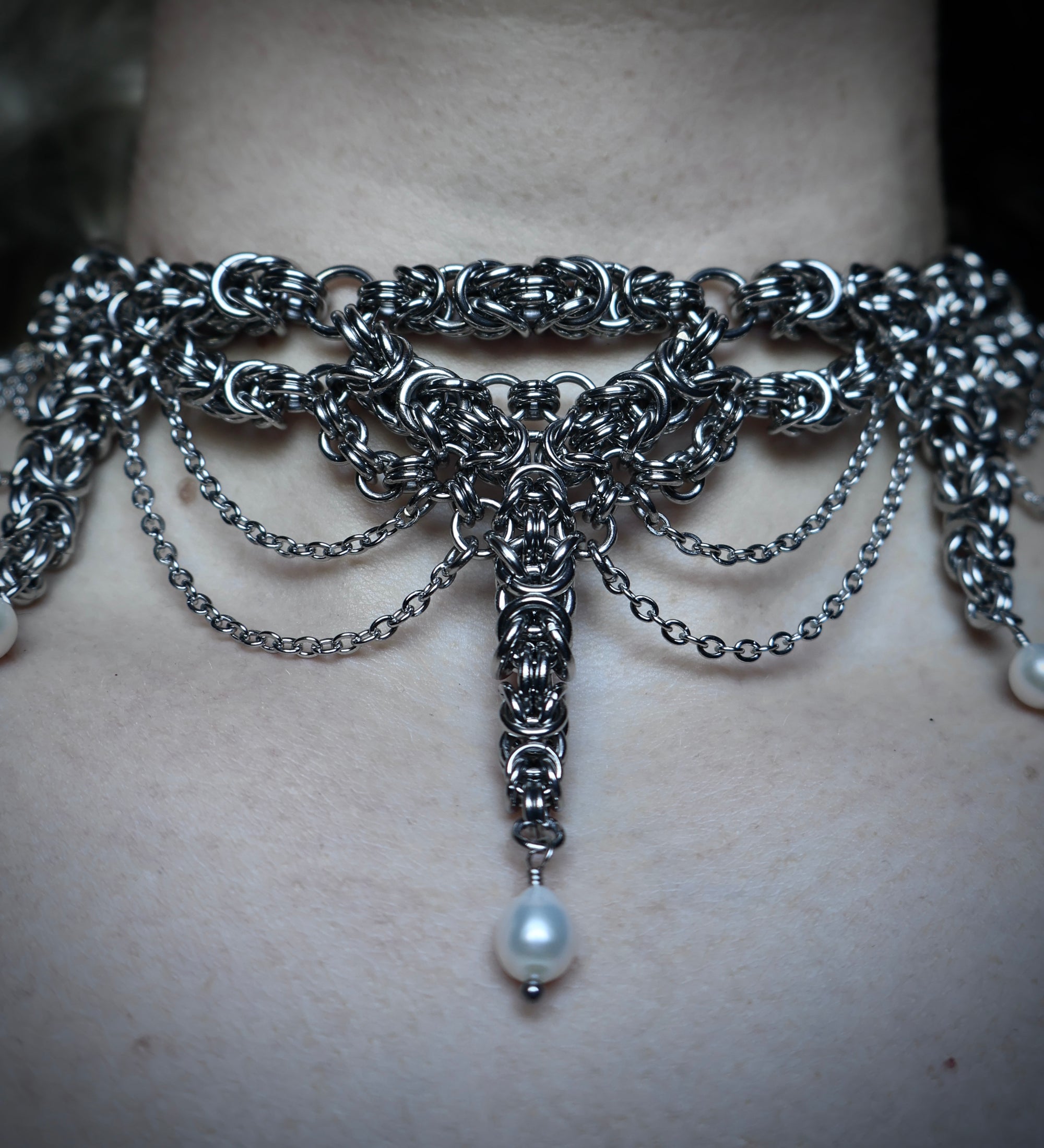 Jesters Pearl. Chainmail Choker.