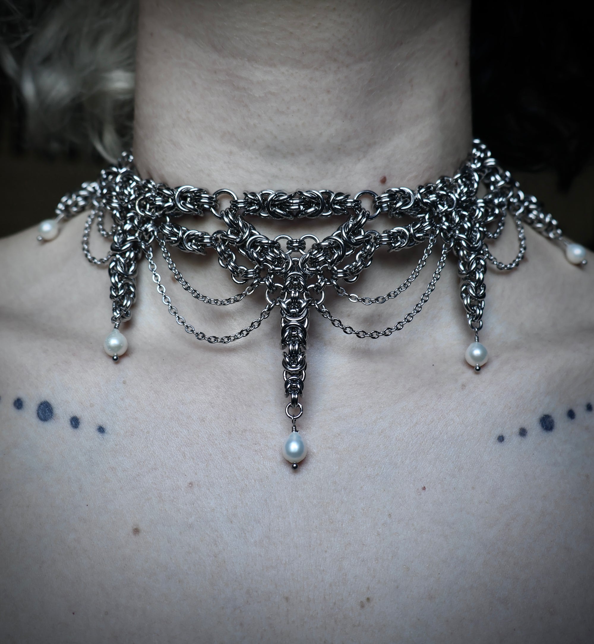 Jesters Pearl. Chainmail Choker.