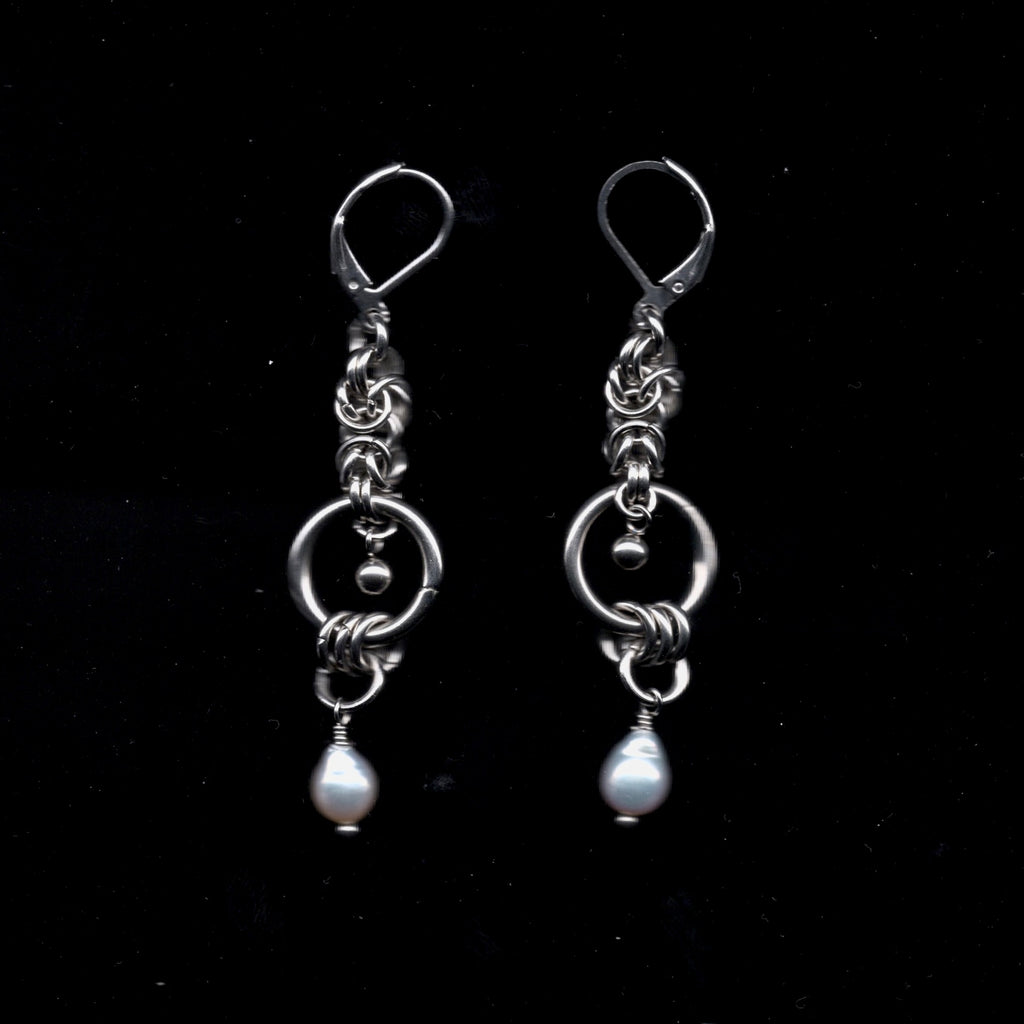 Pearl Fatale. Chainmail Earrings.