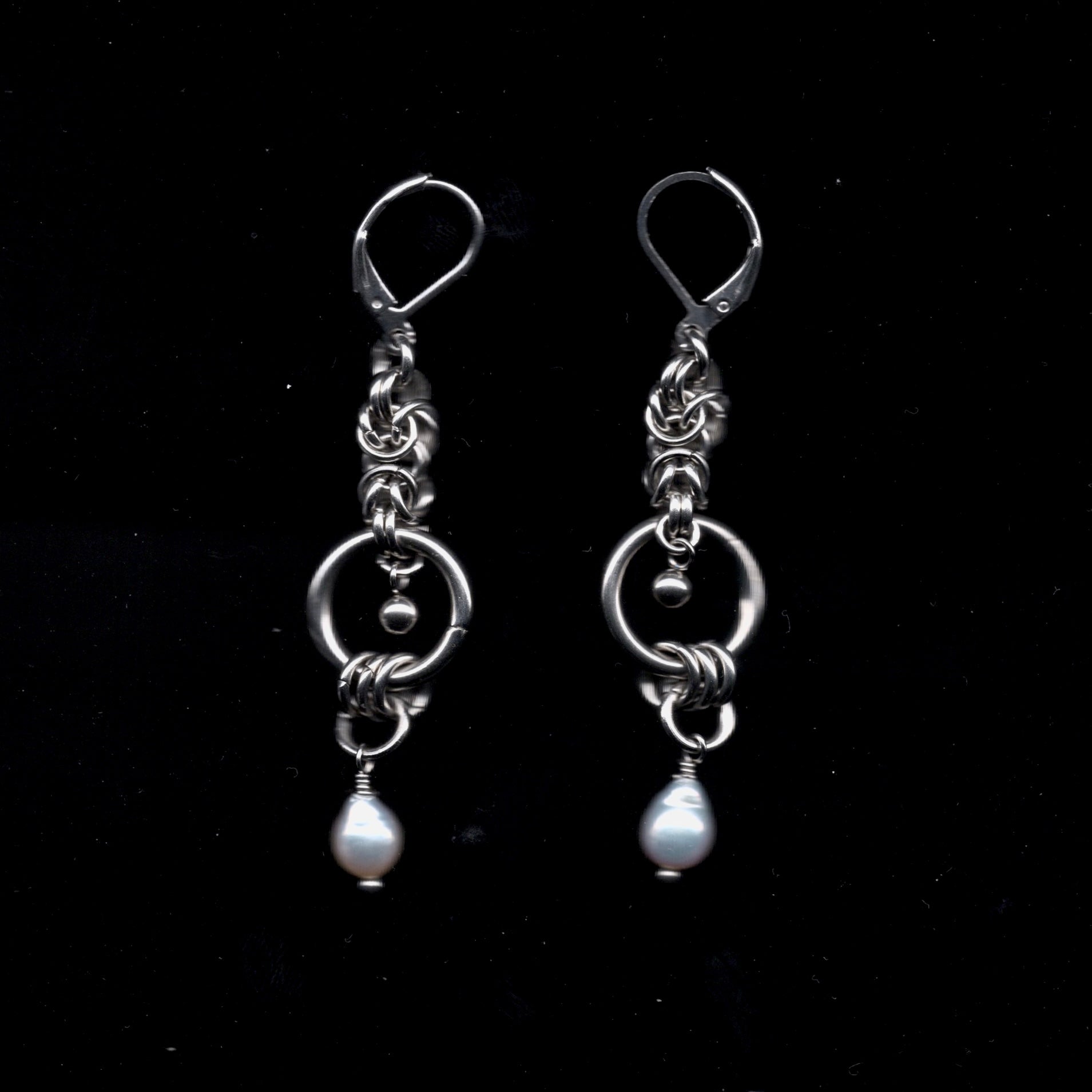 Pearl Fatale. Chainmail Earrings.