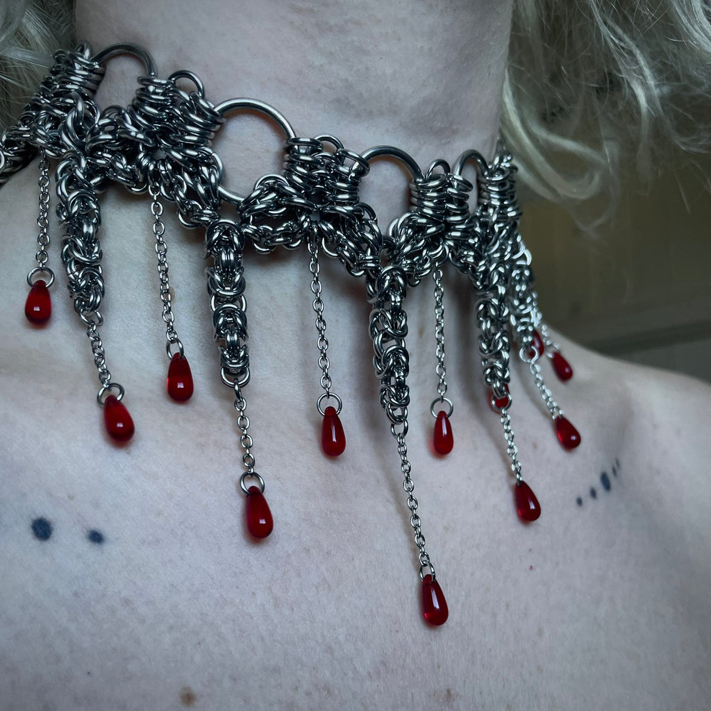 Carmilla. Chainmail Choker.