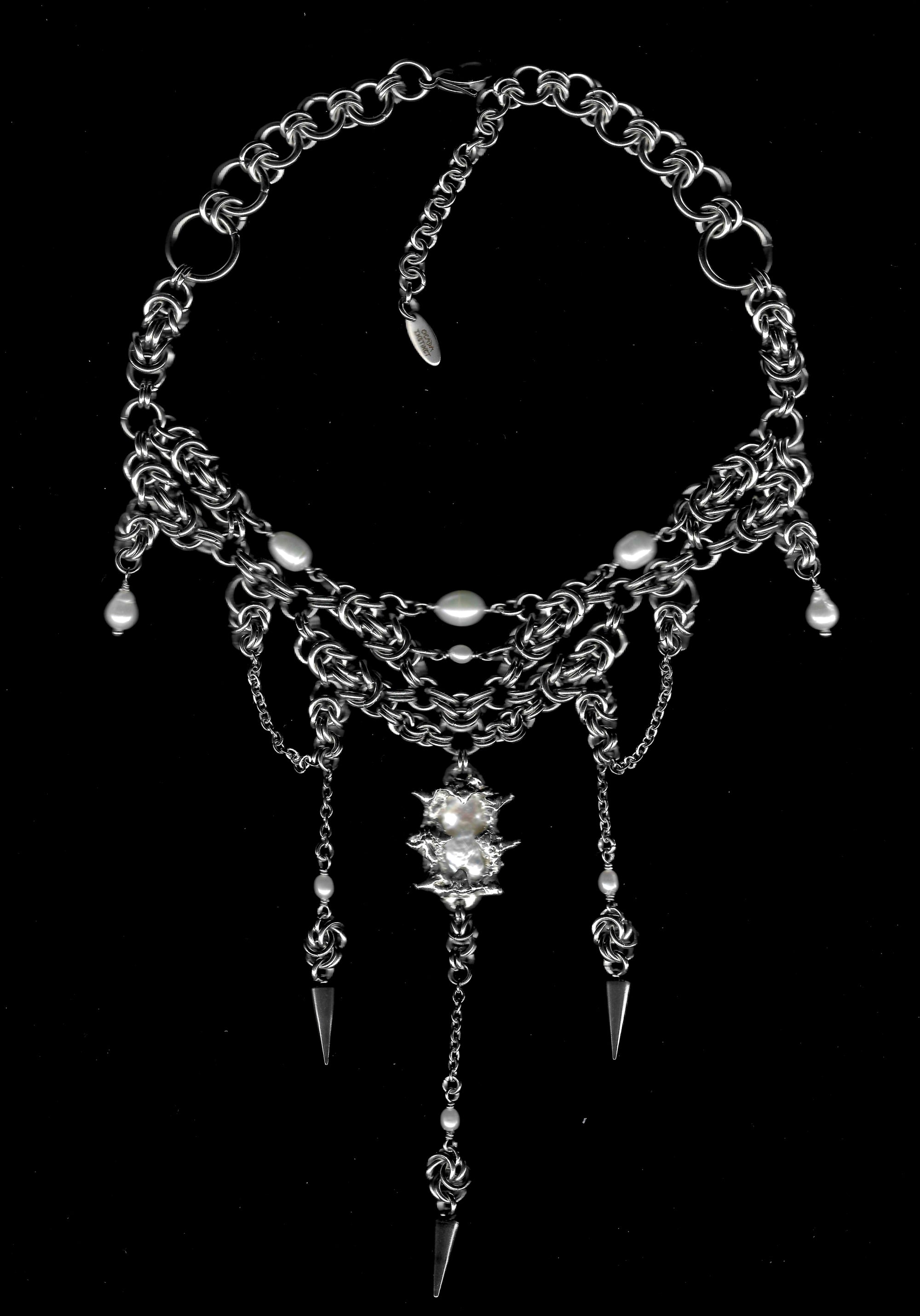 Nova’s Fortune. Chainmail and Pearl Choker.