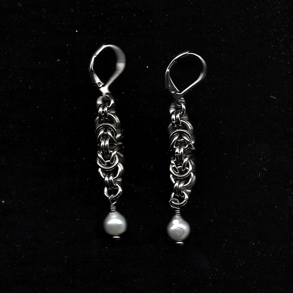 Dainty Chainmail and Pearl Earrings.
