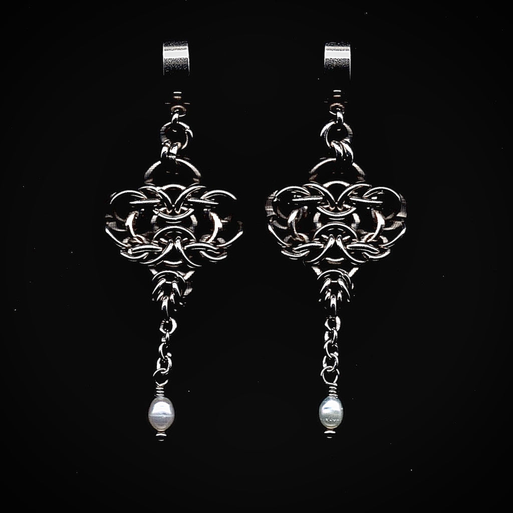 Pearl Desire. Chainmail Earrings.