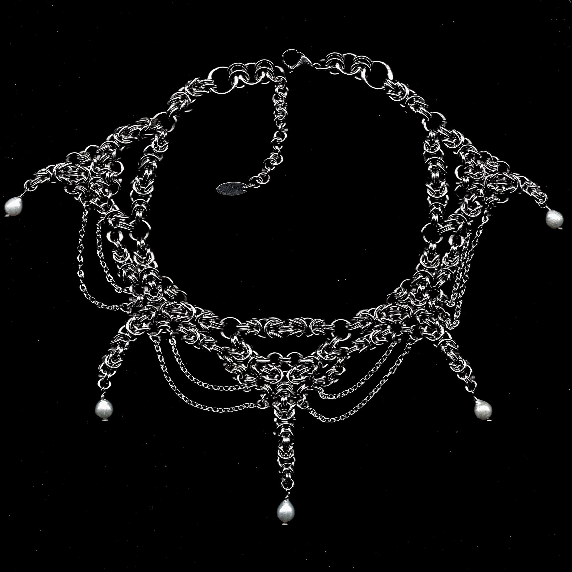 Jesters Pearl. Chainmail Choker.